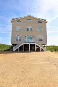 2556 Sandfiddler Rd Virginia Beach, VA 23456