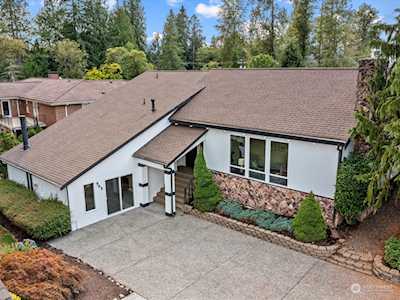 711 E Lakeshore Dr Lake Stevens, WA 98258