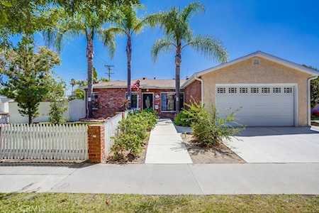 3768 Elm Ave Long Beach, CA 90807