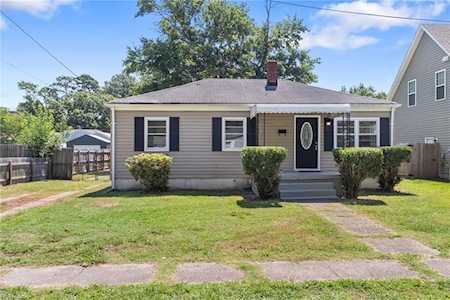 8008 Glade Rd Norfolk, VA 23518