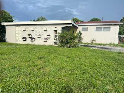 520 SW 29th Ave Fort Lauderdale, FL 33312