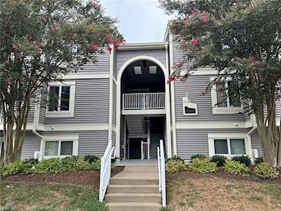 1013 Autumn Woods Ln #104 Virginia Beach, VA 23454