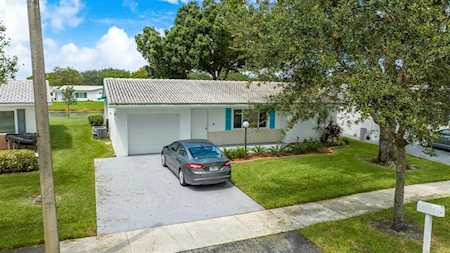 1121 Campanelli Dr W Plantation, FL 33322