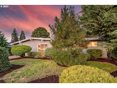 5056 Elizabeth ST Keizer, OR 97303