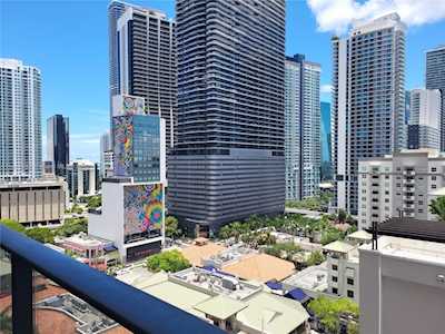 55 SW 9th St #1106 Miami, FL 33130