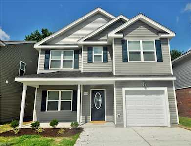213A Diamond Ave Chesapeake, VA 23323