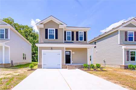 211 Diamond Ave Chesapeake, VA 23323