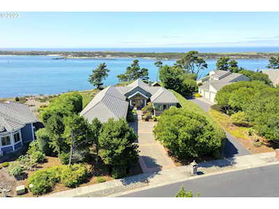 29 Shoreline DR Florence, OR 97439