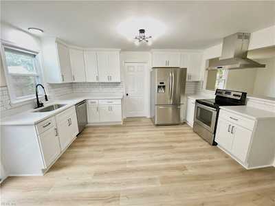 1637 Willow Ave Chesapeake, VA 23325