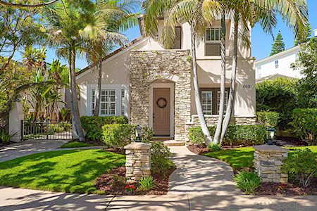 660 Cypress Hills Dr Encinitas, CA 92024