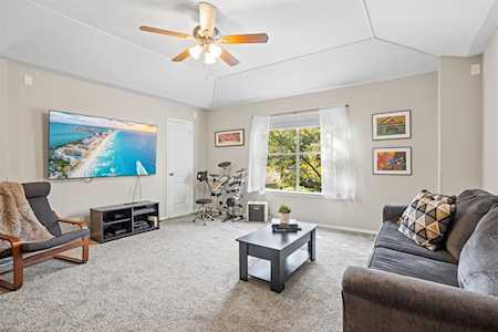 5042 Cleves ST Round Rock, TX 78681
