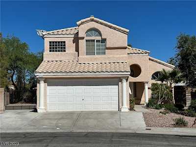 8420 Surfs Up Dr Las Vegas, NV 89128