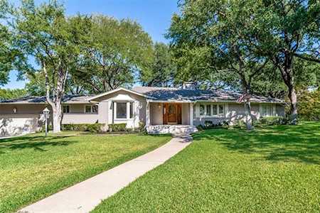 6800 Woodstock Road Fort Worth, TX 76116