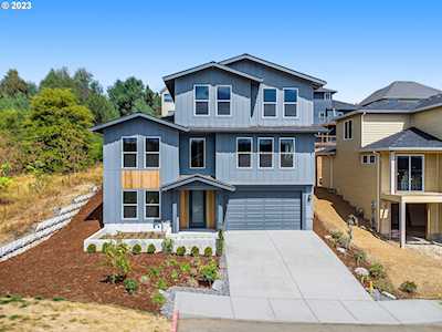 15555 SE Flavel ST Portland, OR 97236