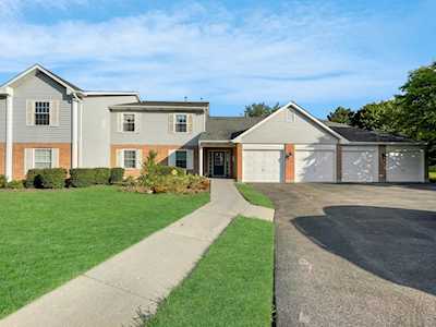 875 Golf Course Rd #4 Crystal Lake, IL 60014