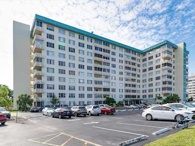 4330 Hillcrest Dr #910 Hollywood, FL 33021