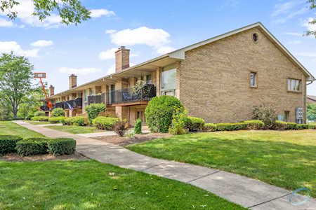 8316 Woodland Dr #5 Darien, IL 60561