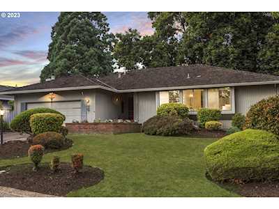 529 Livingood LN Lake Oswego, OR 97034