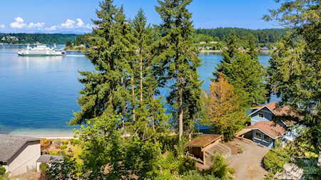 6054 Wynn Jones Rd E Port Orchard, WA 98366