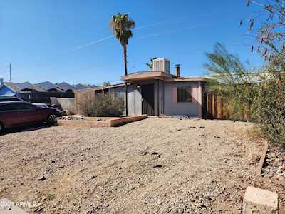 32 E Villa Theresa Drive Phoenix, AZ 85022