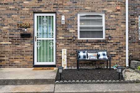 2369 Woodbrook Circle Columbus, OH 43223