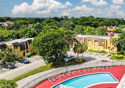 5742 Blueberry Ct #45 Lauderhill, FL 33313