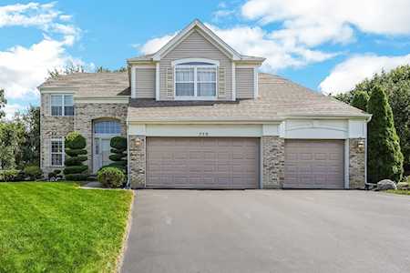 759 Ravinia Dr Gurnee, IL 60031