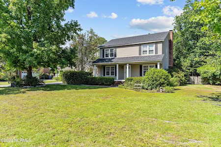 325 R L Honeycutt Dr Wilmington, NC 28412