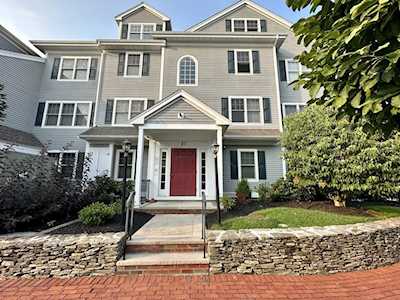 27 Maple St #B Canton, MA 02021