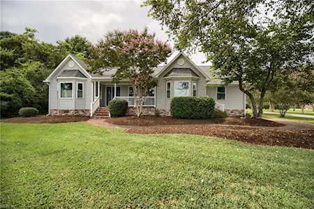 111 Grundland Dr Hampton, VA 23664