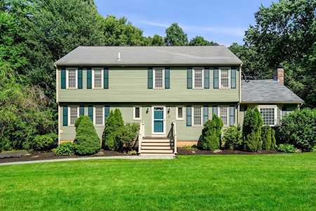 21 Windemere Dr Acton, MA 01720