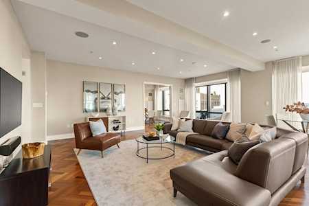 2 Avery Street #17E Boston, MA 02111