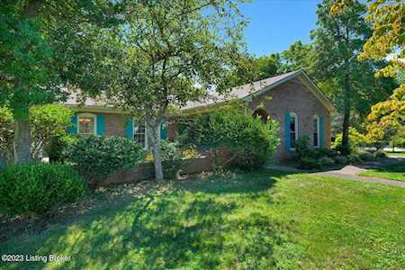 413 Whiteheath Ln Louisville, KY 40243