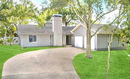 1403 Burnt Oak St Tarpon Springs, FL 34689