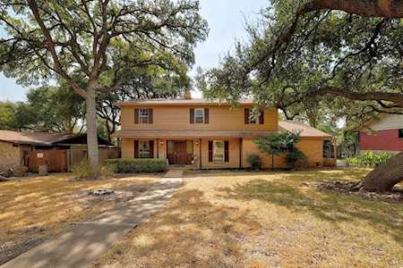 8611 Honeysuckle TRL Austin, TX 78759