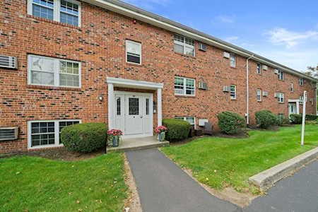 89 Pleasant St #B11 Medfield, MA 02052