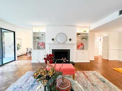 65 Grove St #146 Wellesley, MA 02482