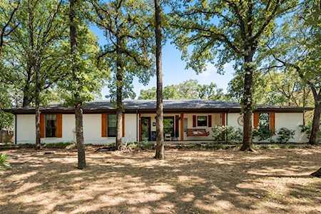 36 Larkwood Lane Burleson, TX 76028