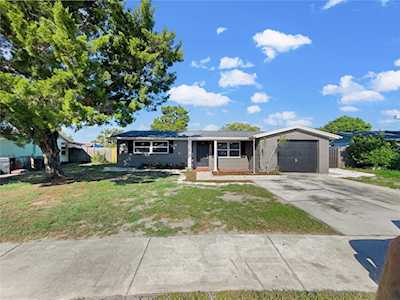 1127 Tamarac Dr Holiday, FL 34690