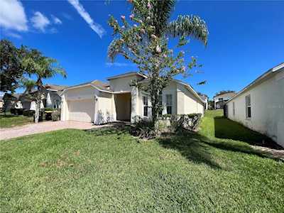 328 Lancaster Dr Davenport, FL 33897