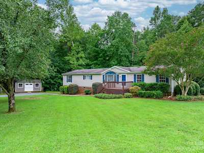 5120 Green Leaf Ct Mount Holly, NC 28120