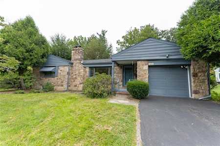 203 Flagstone Dr Bethlehem, PA 18017