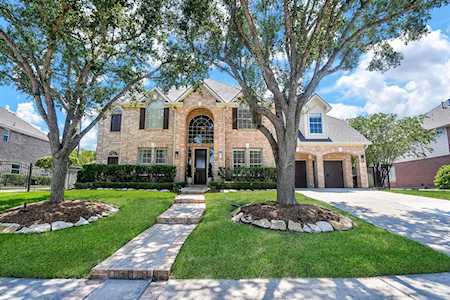 52 Twin Valley Dr Sugar Land, TX 77479