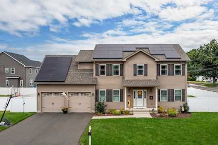 80 Elaine Circle Springfield, MA 01109