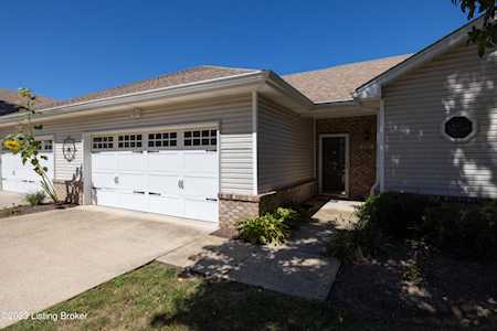 5121 Southern Charm Ln Louisville, KY 40219