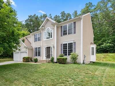 46 Aspen Ave Grafton, MA 01560