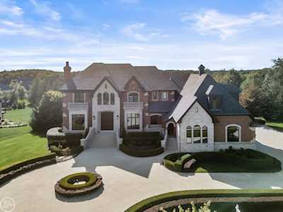 61909 Cotswold Dr Washington Twp, MI 48094