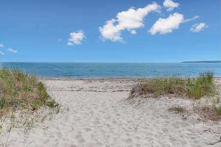 16 Winnatuxett Beach Rd Mattapoisett, MA 02739