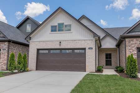 429 Fox Run W Springfield, TN 37172