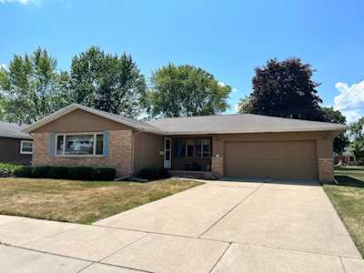 325 Hawk St Oshkosh, City of Oshkosh, WI 54902-4227